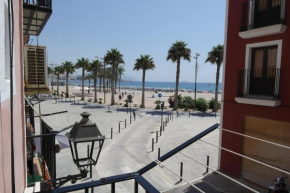 AR35 Coqueto apartamento en primera línea del casco antiguo